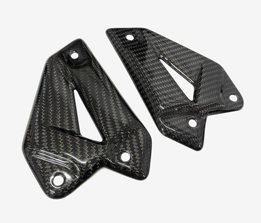 Carbon Fiber Heel Guards – Kawasaki Z900 / Z900 SE (2017–2026)