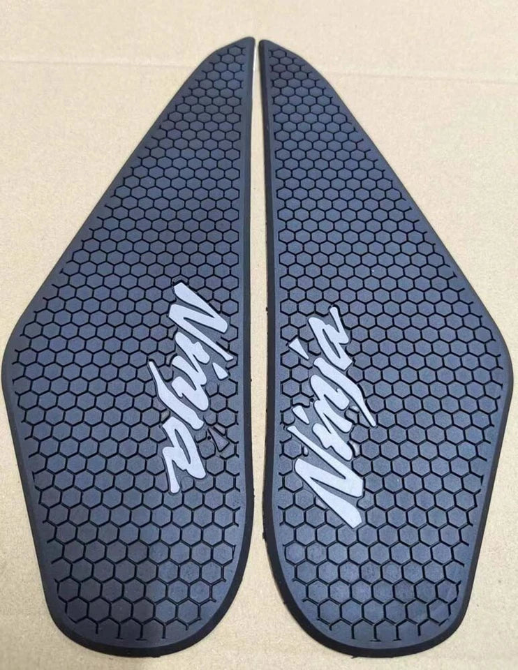 Tank Traction Pad & Anti-Slip Knee Grip & Tank Protector– Kawasaki Ninja 400 / Z400 (2018–2026)