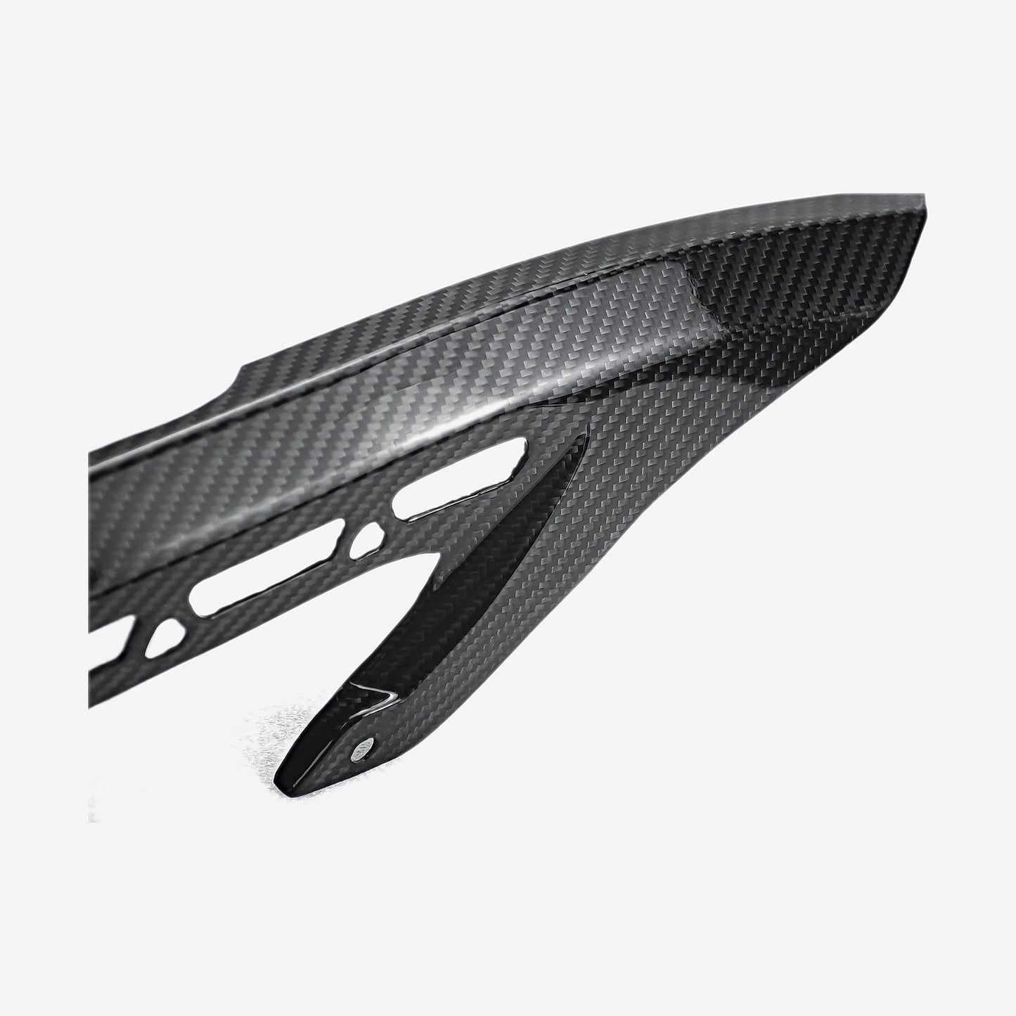 100% Carbon Fiber Rear Hugger Fender – Kawasaki Z900 (2021–2026)